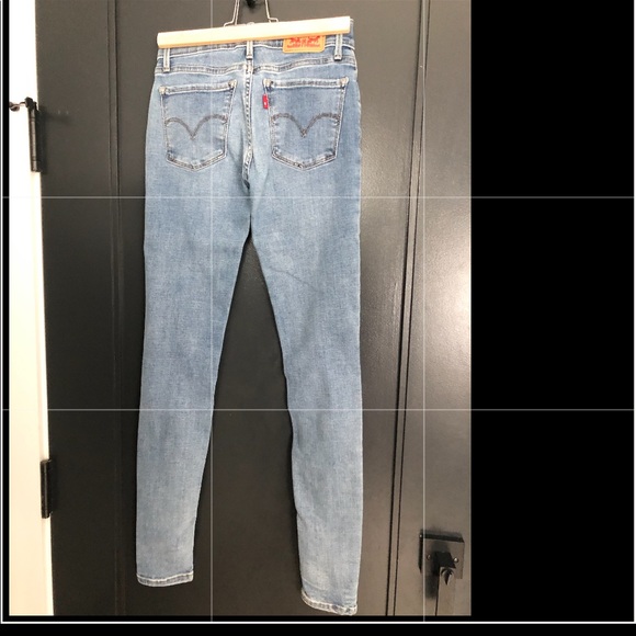 Levi’s designed cut Jean. Tight . - Picture 2 of 5